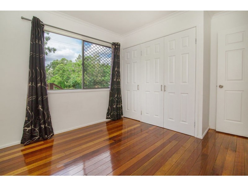 4 Duce Street, Bundamba QLD 4304