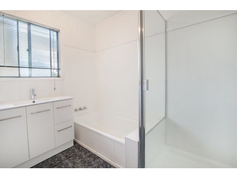 4 Duce Street, Bundamba QLD 4304