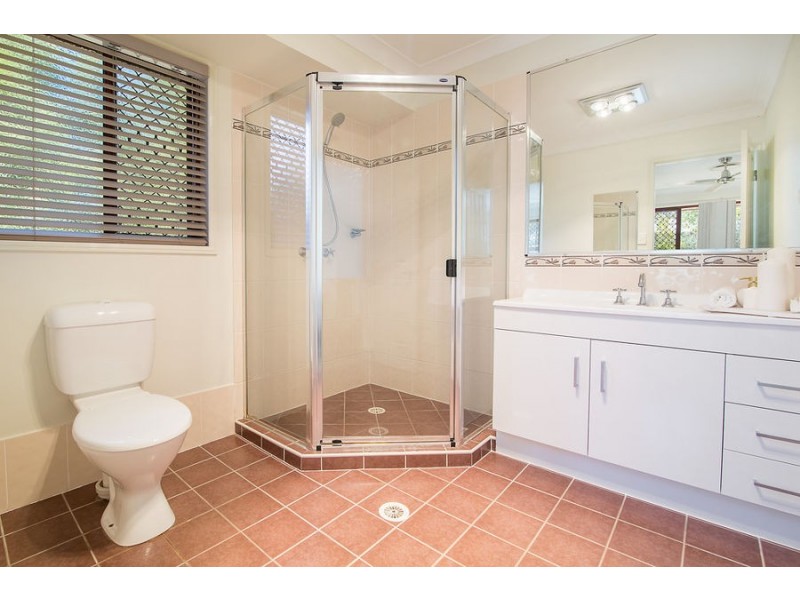 13 Cabernet Crescent, Pine Mountain QLD 4306
