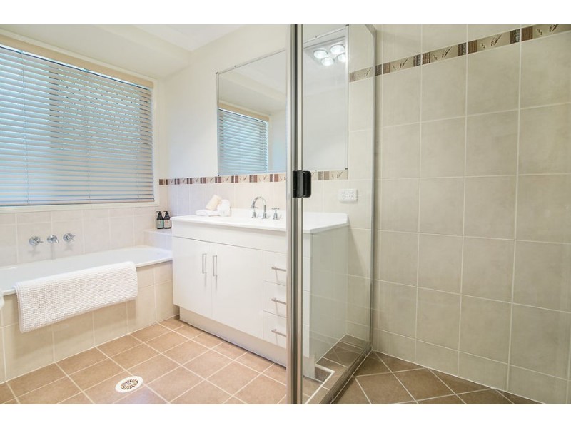 13 Cabernet Crescent, Pine Mountain QLD 4306