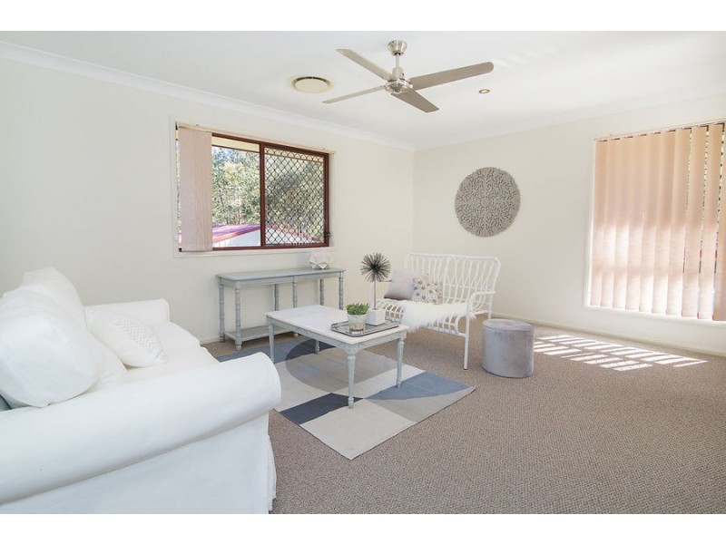 13 Cabernet Crescent, Pine Mountain QLD 4306