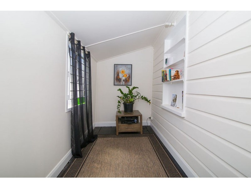 38 Frederick Street, Newtown QLD 4305