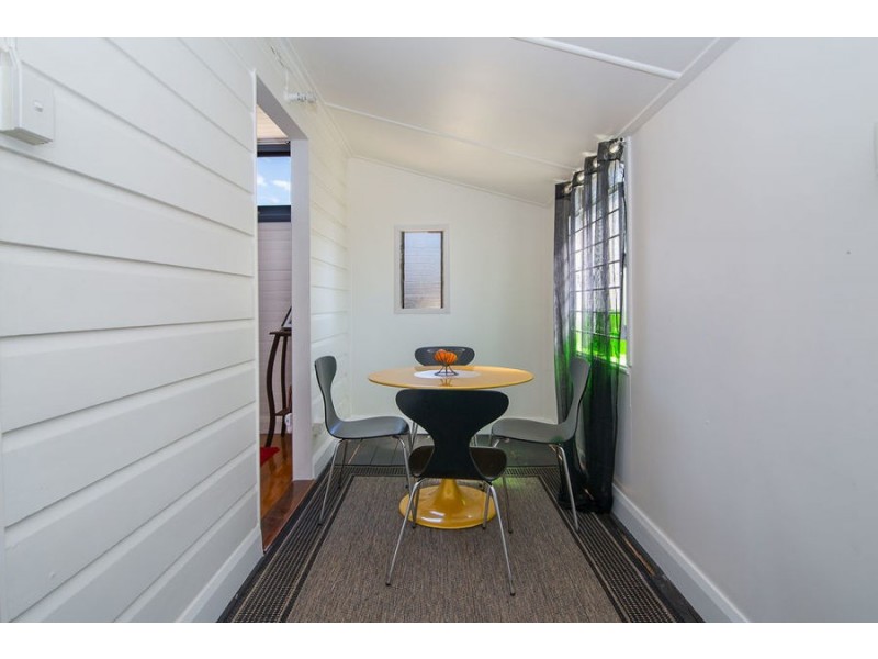 38 Frederick Street, Newtown QLD 4305