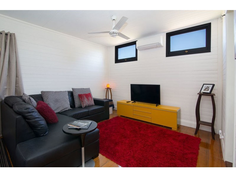 38 Frederick Street, Newtown QLD 4305