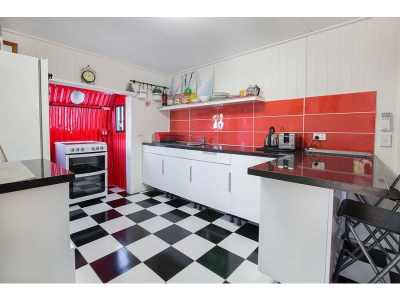 38 Frederick Street, Newtown QLD 4305