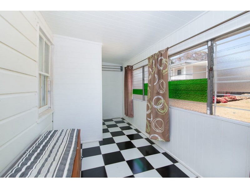 38 Frederick Street, Newtown QLD 4305