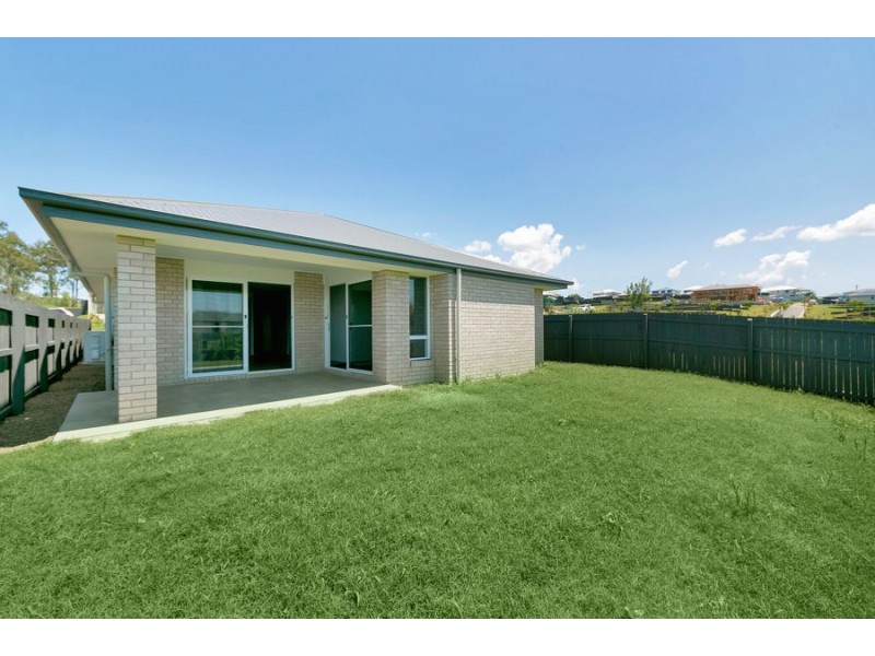 14 Cassidy Crs, Bridgeman Downs QLD 4035