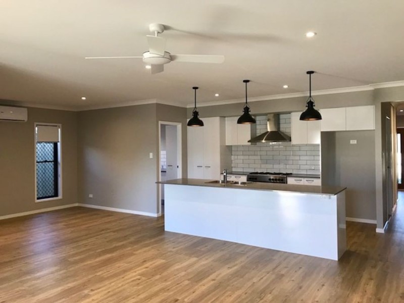15 Myrtle St, Deebing Heights QLD 4306