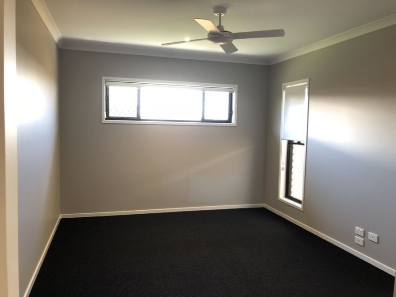 15 Myrtle St, Deebing Heights QLD 4306