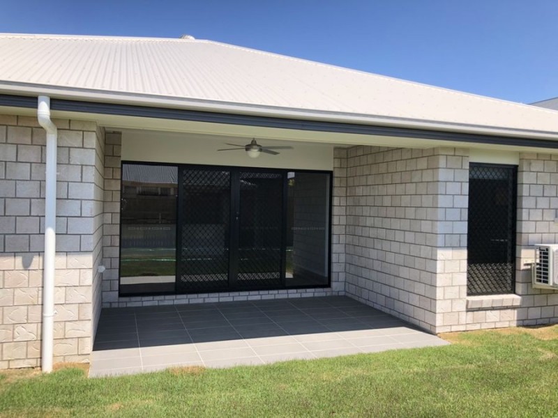 15 Myrtle St, Deebing Heights QLD 4306