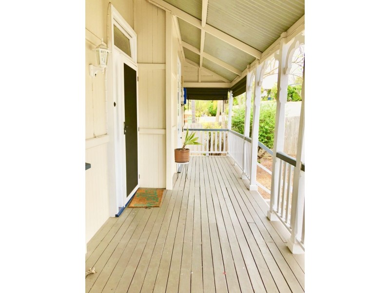 6 Cintra St, Eastern Heights QLD 4305