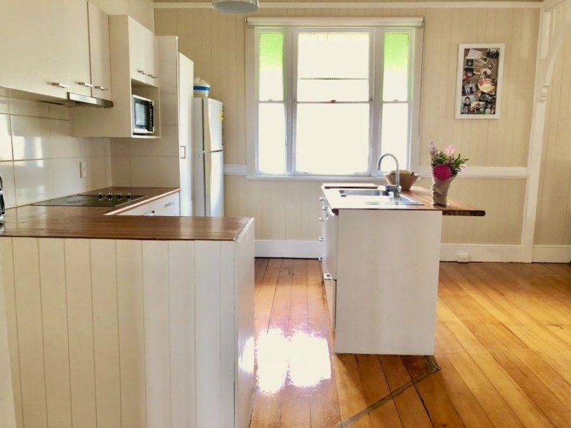 6 Cintra St, Eastern Heights QLD 4305