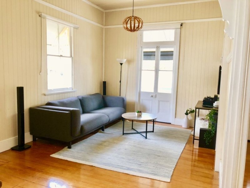 6 Cintra St, Eastern Heights QLD 4305