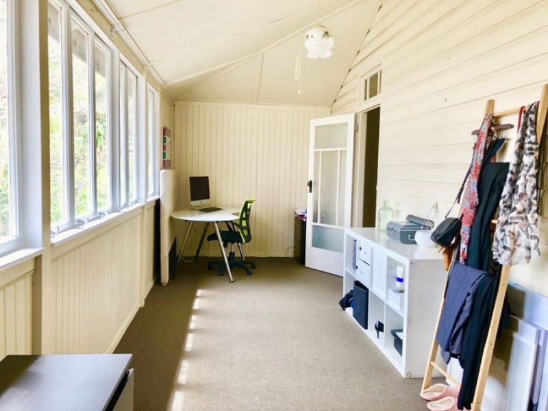 6 Cintra St, Eastern Heights QLD 4305