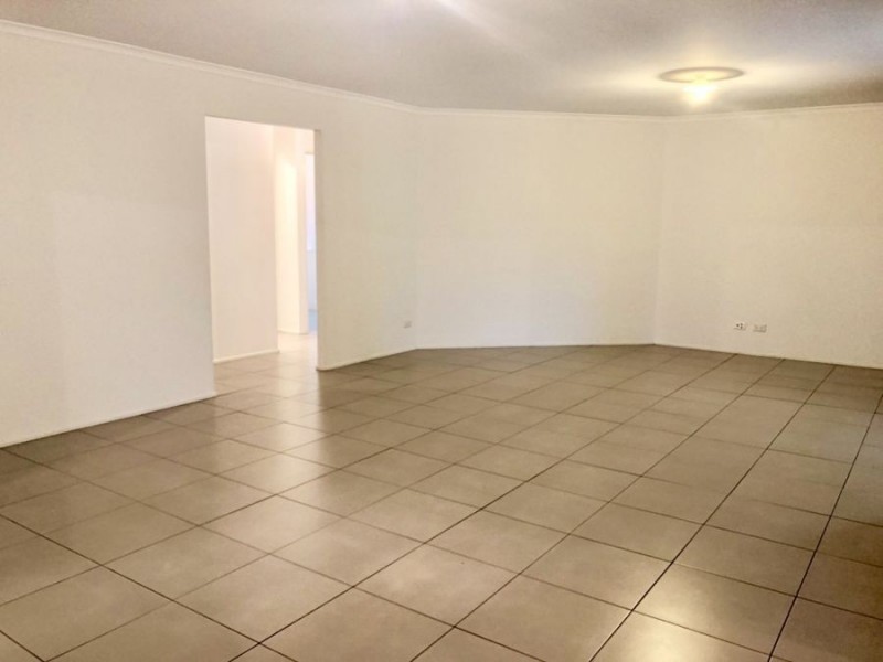 3 Glengarry Lane, Raceview QLD 4305