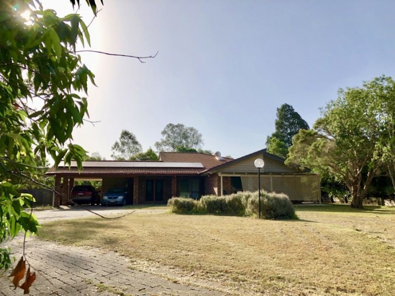 68 College Rd, Karana Downs QLD 4306