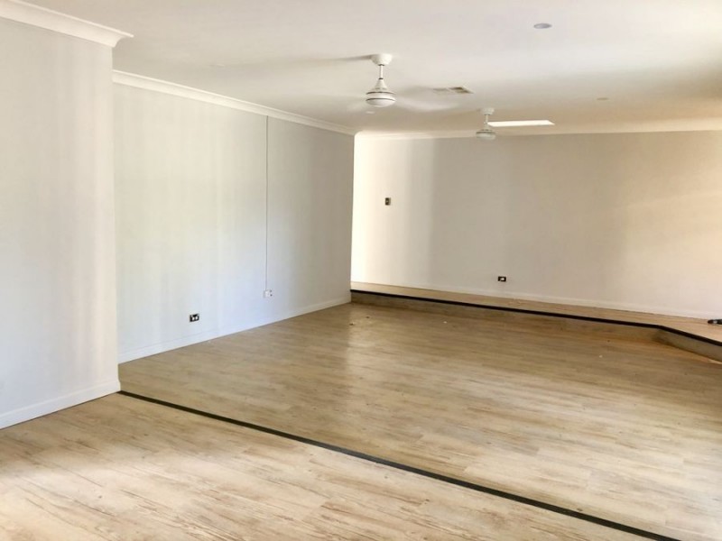 68 College Rd, Karana Downs QLD 4306