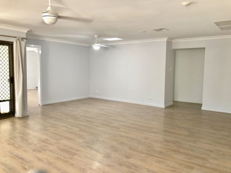 68 College Rd, Karana Downs QLD 4306