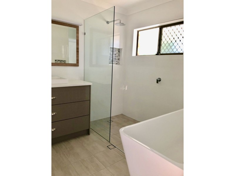 68 College Rd, Karana Downs QLD 4306