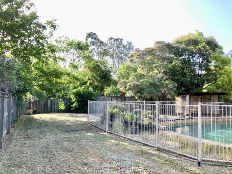 68 College Rd, Karana Downs QLD 4306