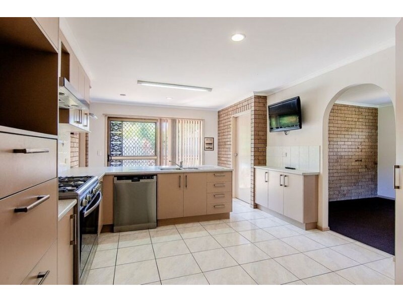 39 Sunshine Crescent, Brassall QLD 4305