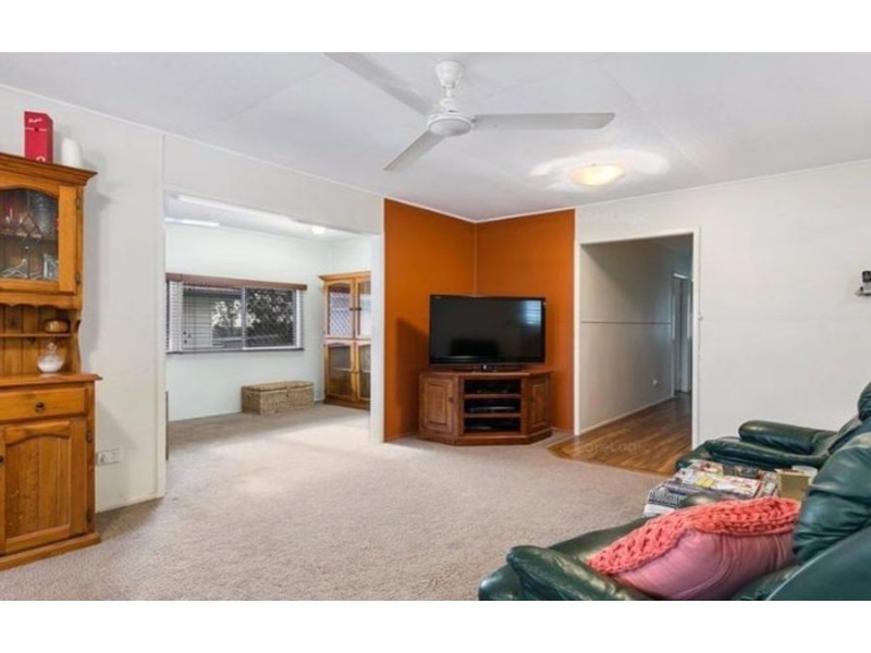 42 Queen st, Goodna QLD 4300