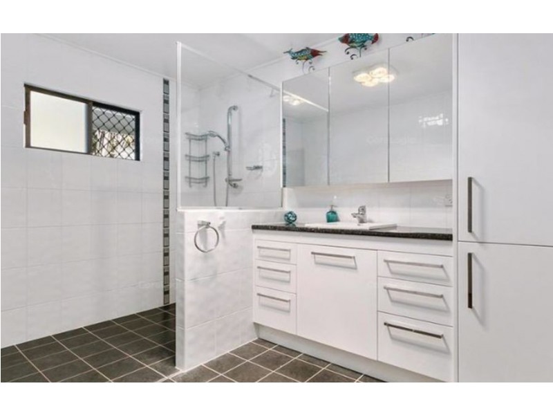 42 Queen st, Goodna QLD 4300