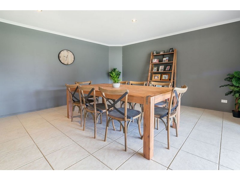 2 Sandhurst Place, Brassall QLD 4305