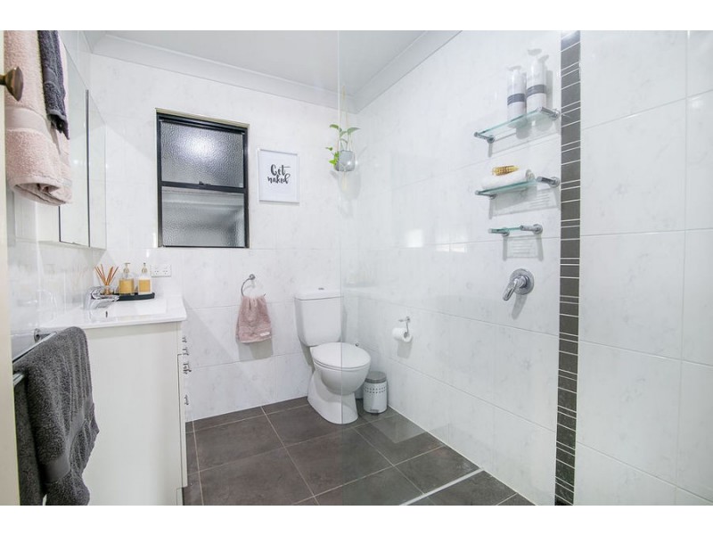 12 Edwards Street, Eastern Heights QLD 4305