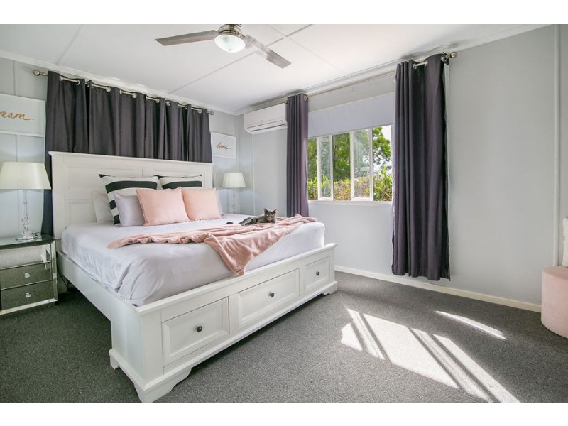 12 Edwards Street, Eastern Heights QLD 4305