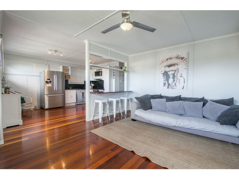 12 Edwards Street, Eastern Heights QLD 4305