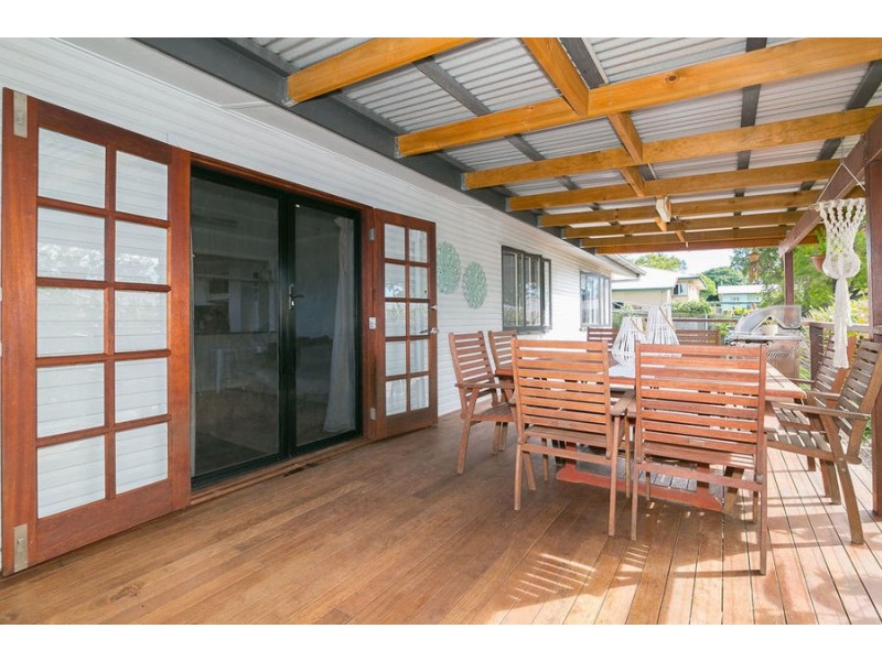 12 Edwards Street, Eastern Heights QLD 4305