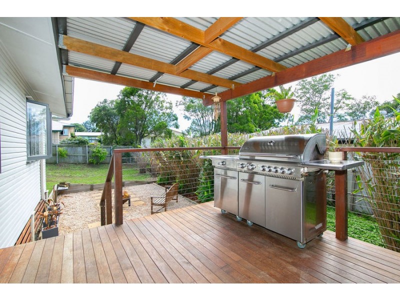 12 Edwards Street, Eastern Heights QLD 4305