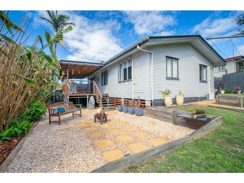 12 Edwards Street, Eastern Heights QLD 4305