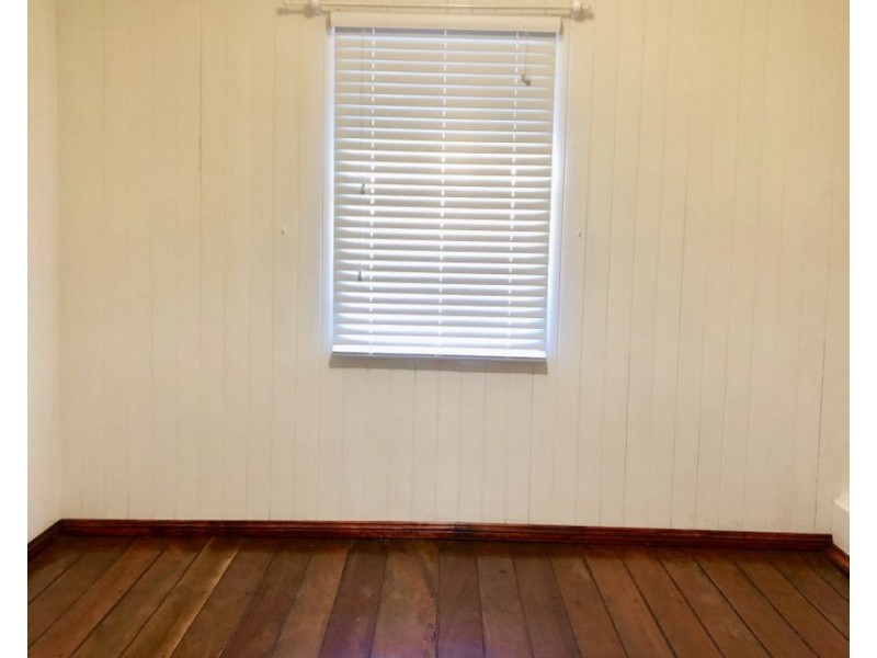 8 Canning St, North Ipswich QLD 4305