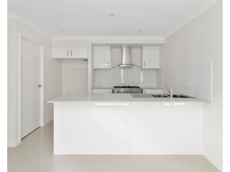 2/299 Whitehill Road, Flinders View QLD 4305