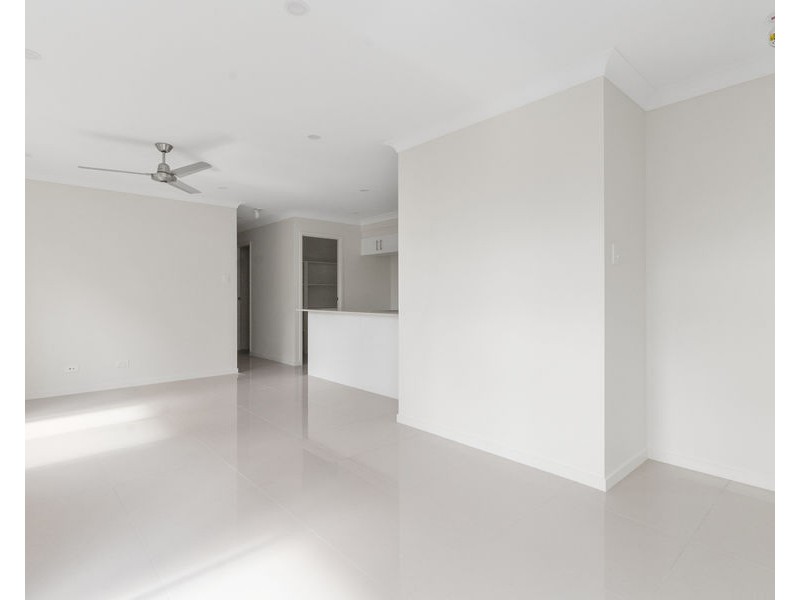 2/299 Whitehill Road, Flinders View QLD 4305
