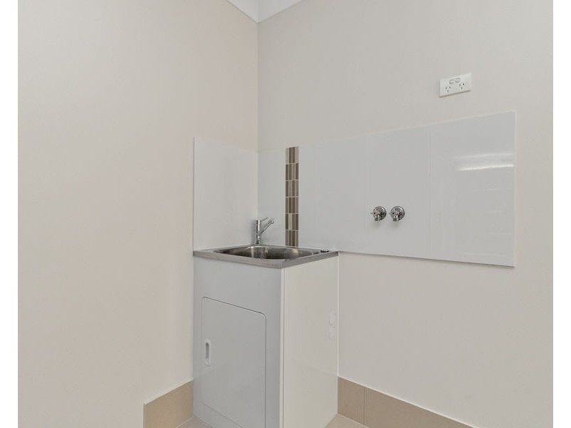 2/299 Whitehill Road, Flinders View QLD 4305
