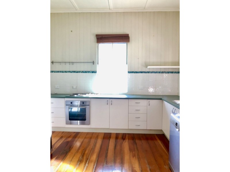 14A Green St, Booval QLD 4304