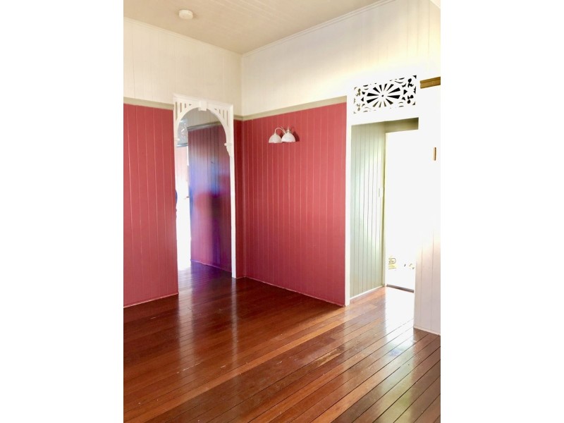 14A Green St, Booval QLD 4304