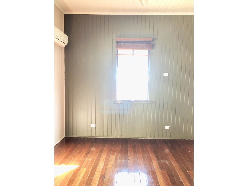 14A Green St, Booval QLD 4304