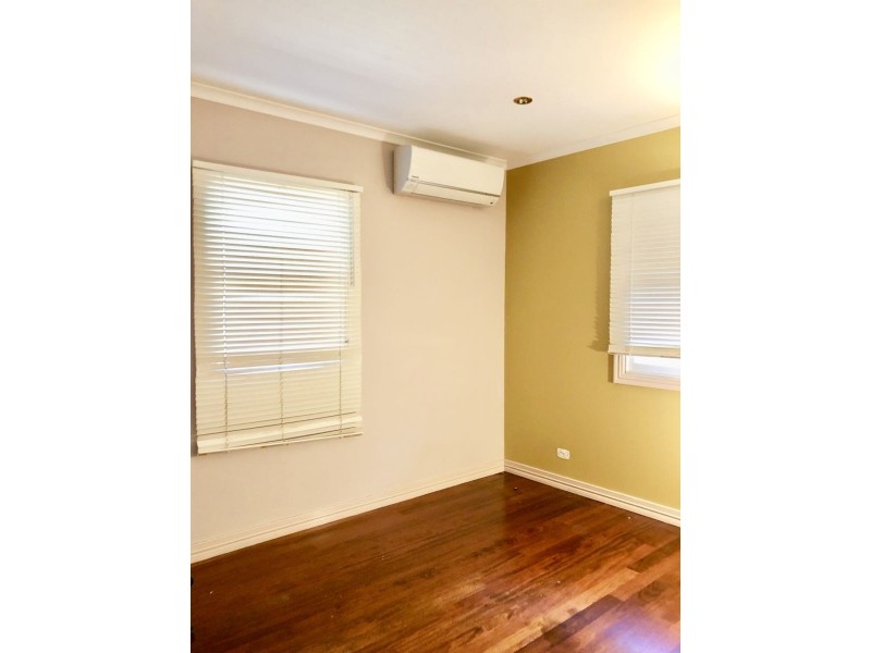 14A Green St, Booval QLD 4304