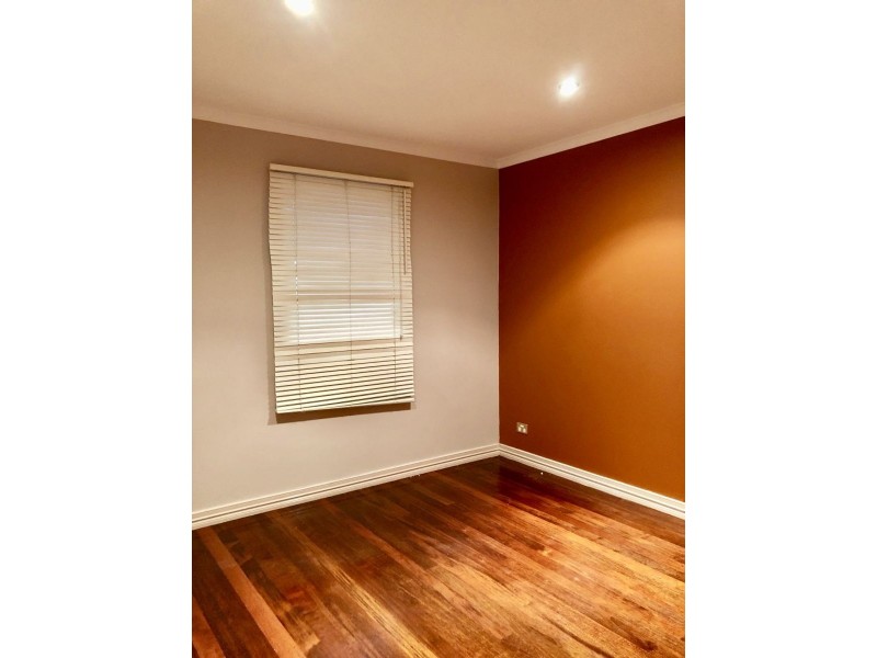 14A Green St, Booval QLD 4304