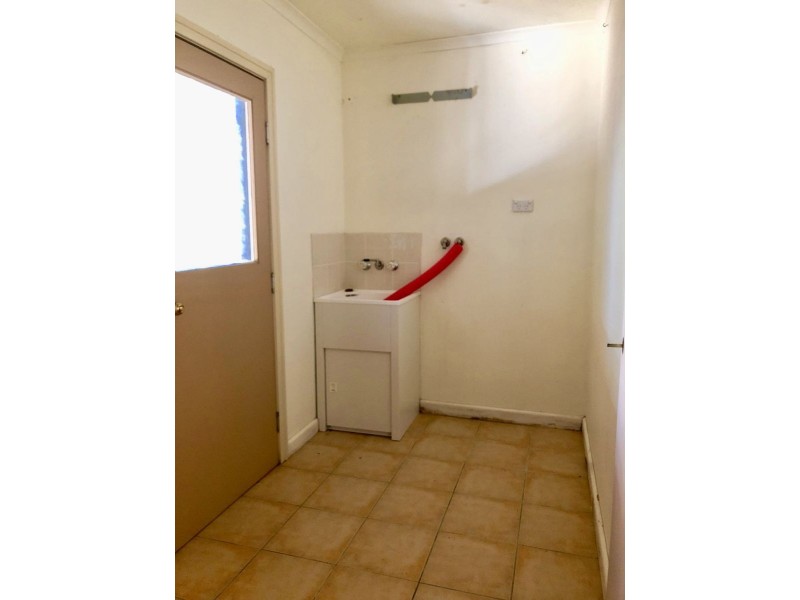 14A Green St, Booval QLD 4304