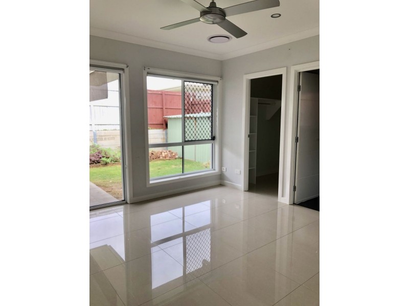 10 Shelley St, Redbank Plains QLD 4301