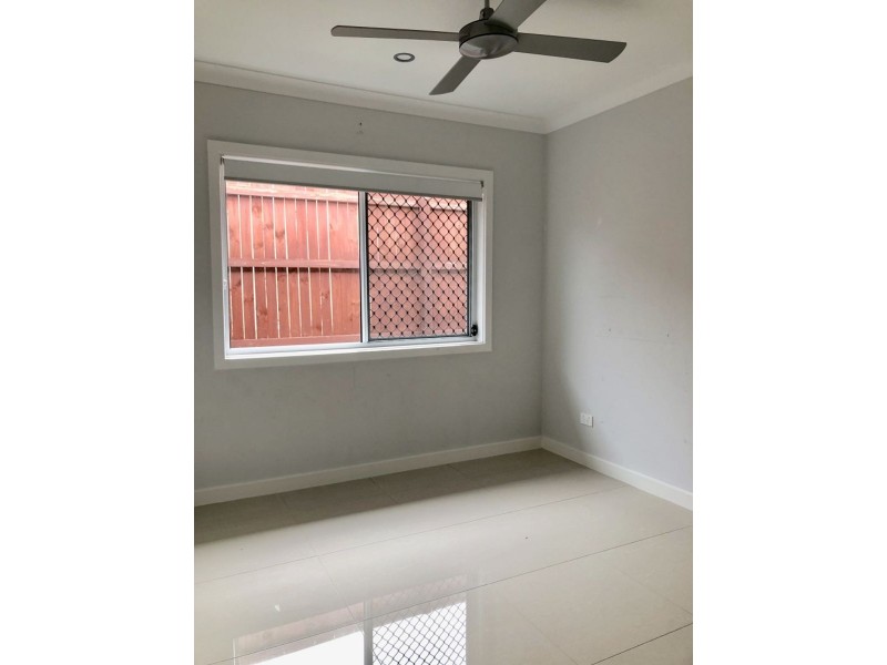 10 Shelley St, Redbank Plains QLD 4301