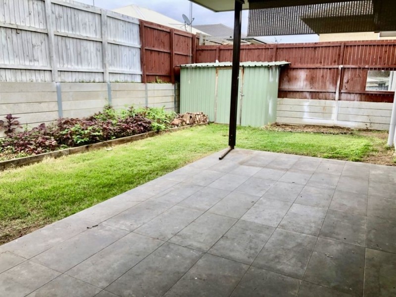 10 Shelley St, Redbank Plains QLD 4301