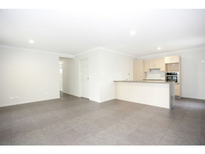 20A Thompson St, Silkstone QLD 4304