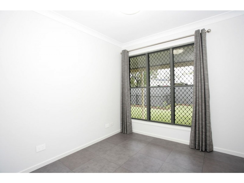 20A Thompson St, Silkstone QLD 4304