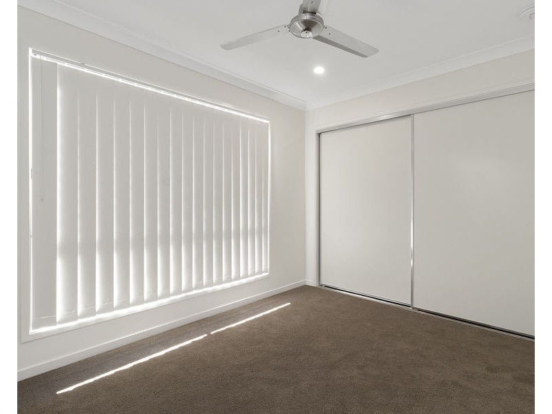 2/301 Whitehill Rd, Flinders View QLD 4305
